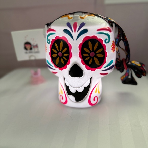 💀 Disney•Pixar Coco Skull Light-Up Sipper 🌼✨ - Picture 1 of 7